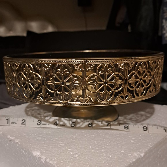 NIB- Elegant 9 inch Mirrored Intricate Gold Dessert Party Tray - Picture 6 of 6